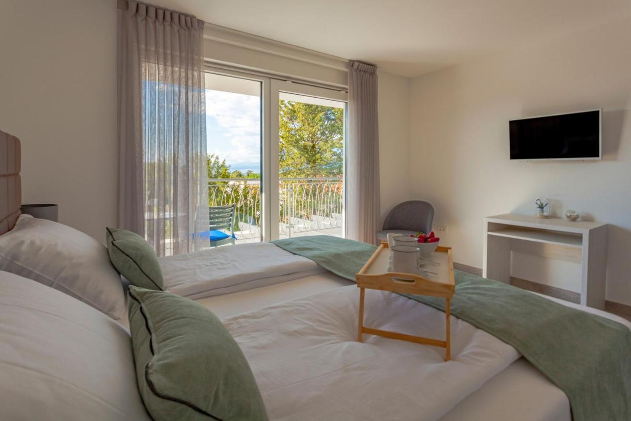 Luxury Villa Rivabel Малинска Екстериор снимка