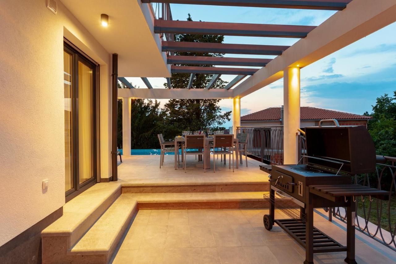 Luxury Villa Rivabel Малинска Екстериор снимка