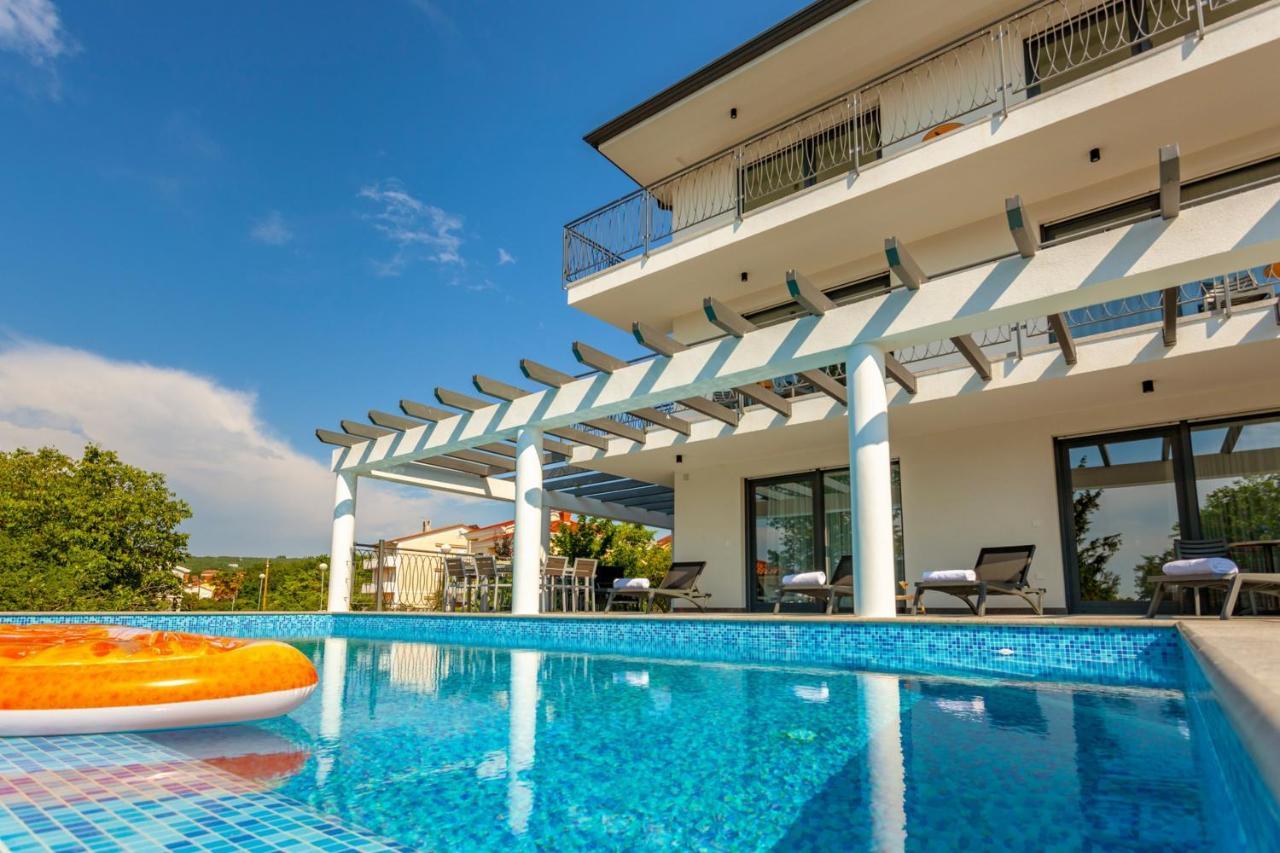 Luxury Villa Rivabel Малинска Екстериор снимка