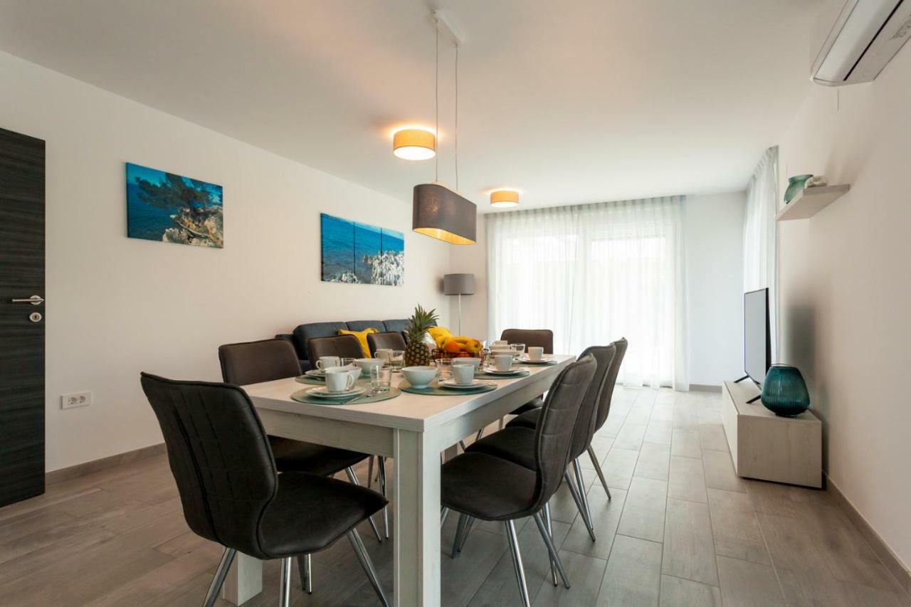 Luxury Villa Rivabel Малинска Екстериор снимка