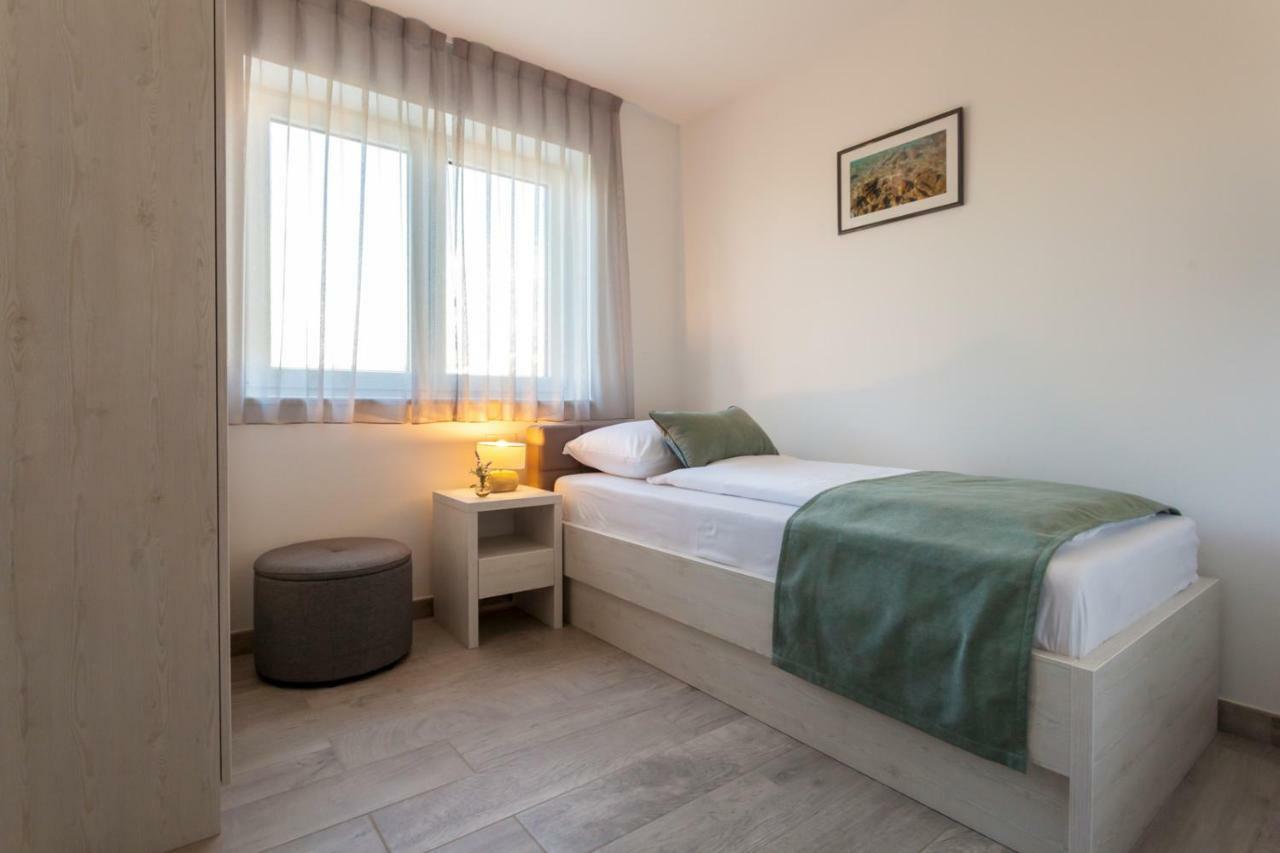 Luxury Villa Rivabel Малинска Екстериор снимка
