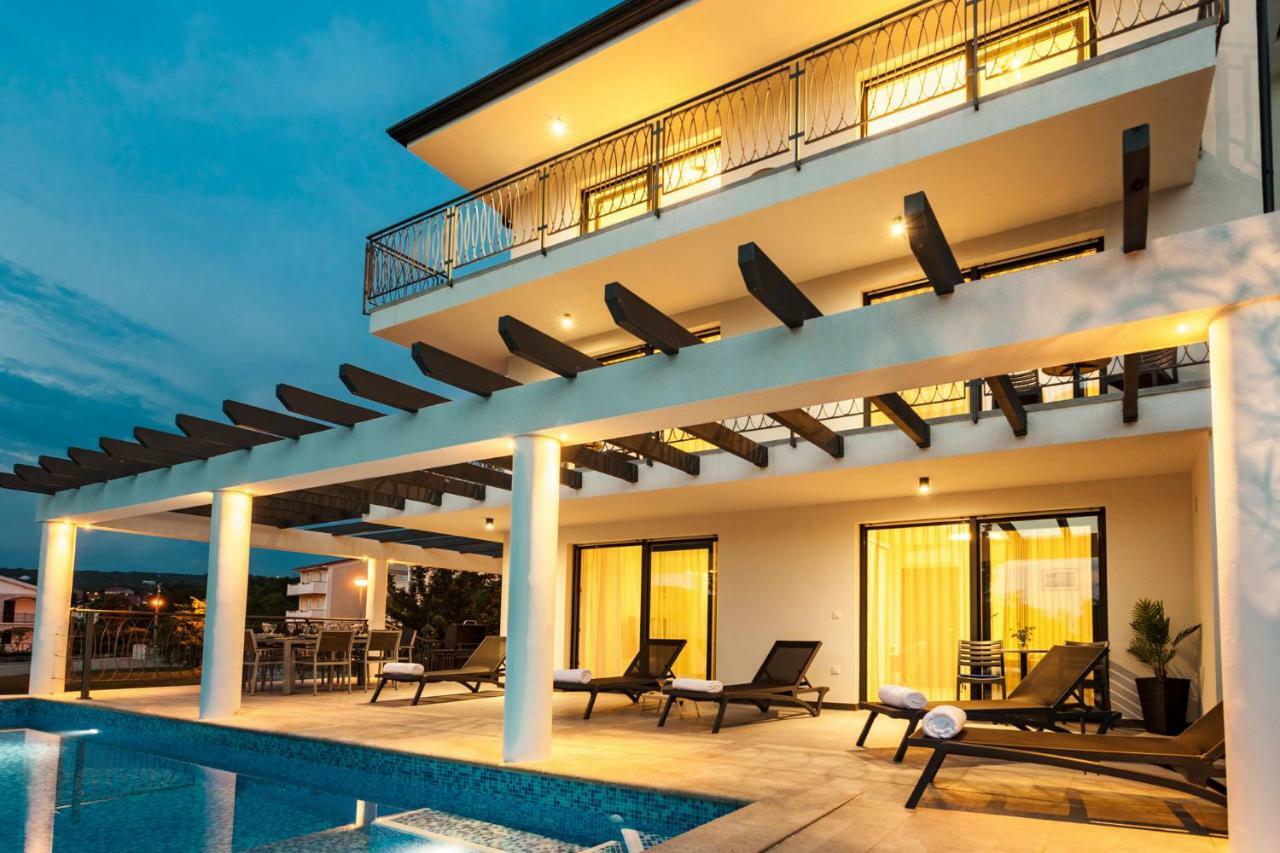 Luxury Villa Rivabel Малинска Екстериор снимка