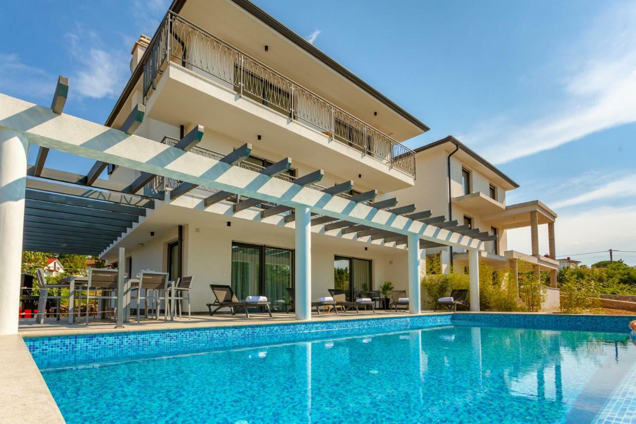 Luxury Villa Rivabel Малинска Екстериор снимка